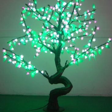 Grand arbre lumineux intérieur